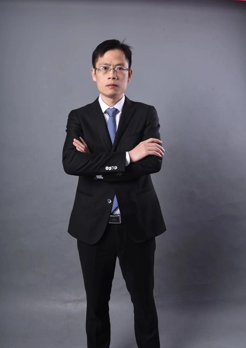 唐亦辰 视觉与舞美负责人